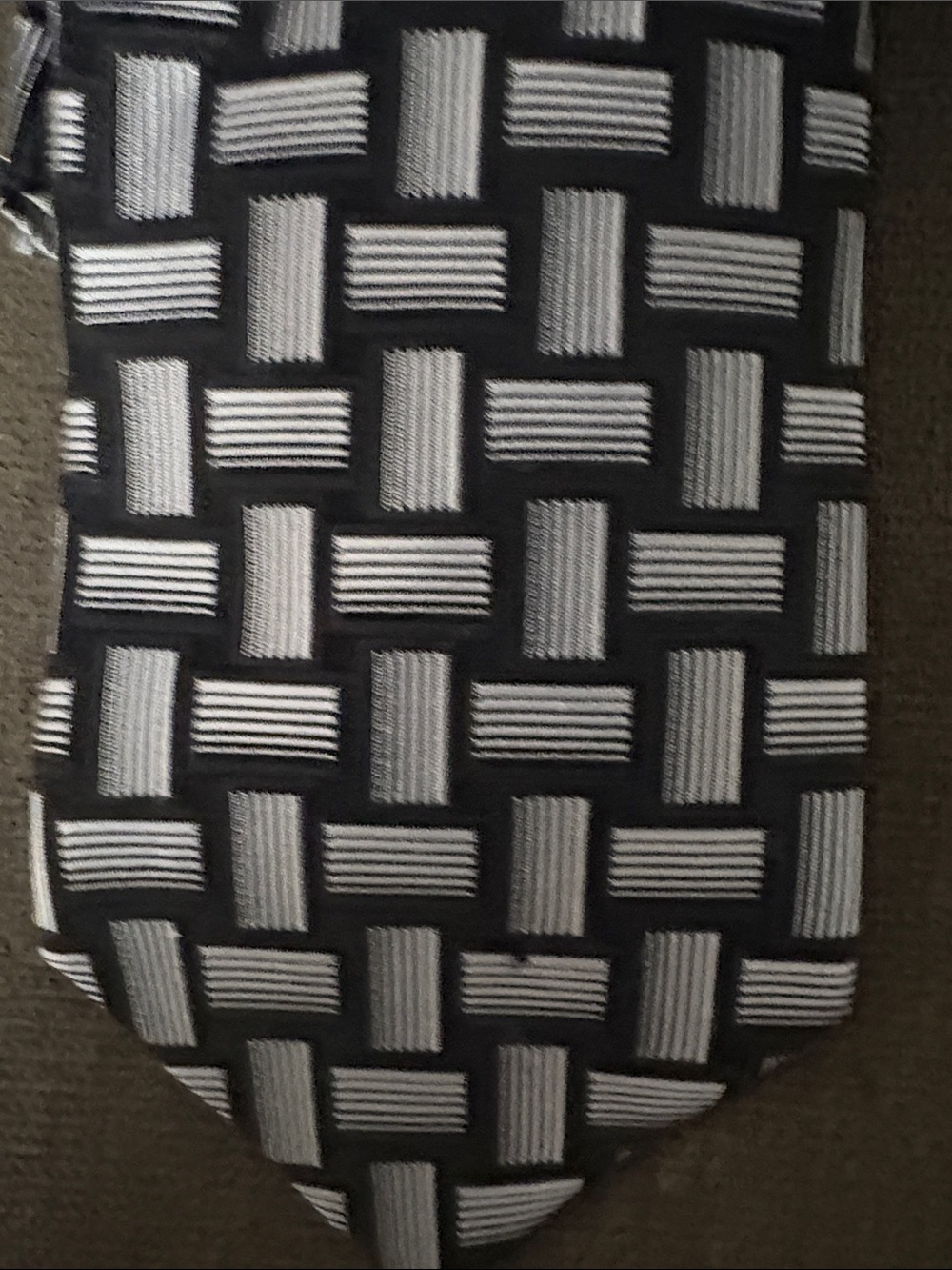 Vintage Paul Lawrence Black and Silver Geometric Basketweave Men's Tie - Picture 4 of 4